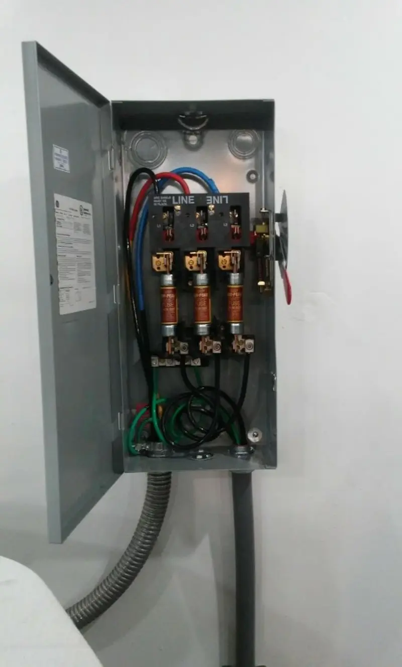 Three-phase disconnect switch installed for Smoke Detector Installation in White Deer